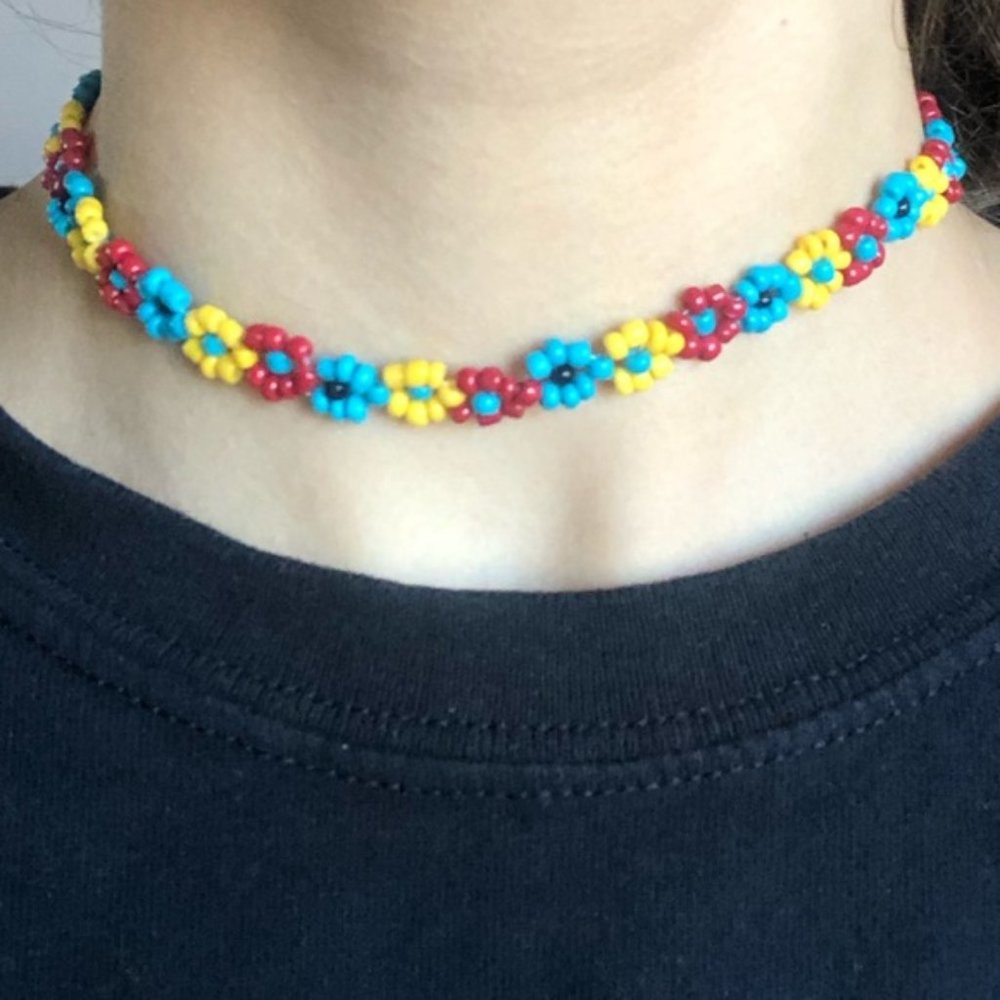 FREE Retro beaded flower choker